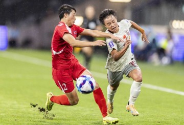 NBA直播-中国女足队员张琳艳：亚洲杯才打一半 淘汰赛争取做更好|中国队|朝鲜队|小组赛|珀斯|中国台北队_新浪体育_新浪新闻